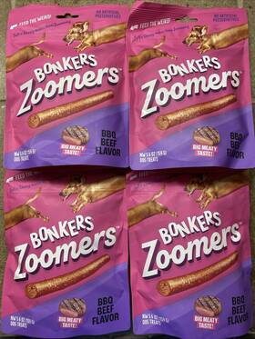 Bonkers 840191603174 4 Bags Zoomers Dog Treats - Bbq Beef 5.6 Oz Each