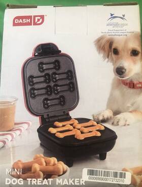 Dash 850015418075 New Mini Dog Treat Maker Red Non-stick Surface Makes 6 Treats