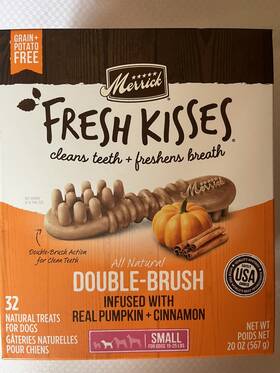 66077 Merrick Fresh Kisses Small Dog Pumpkin Dental Chews 32 Count Bby 04/2025