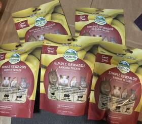 104-751-030 Oxbow 5 Bags Simple Rewards Freeze Dried Banana Treats For Rabbits Guinea Pigs