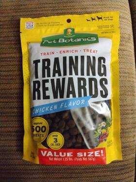 Pet Botanics 012104752204 20 Oz. Pouch Training Reward Soft And Chewy Chicken Flavor With 500