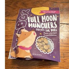 5555127 Pupbox Full Moon Munchers Training Treats Cheddar Cheese Bacon Adult 4 Oz