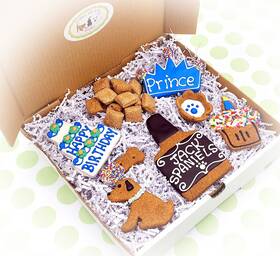 26263 Three Mutts Market Sample Sku Happy Birthday Dog Treat Gift Box Treats For Dogs Human Grade H