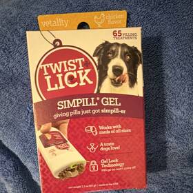 P04156 Vetality Twist Lick Simpill Gel Chicken Adult Dog Pill Treat