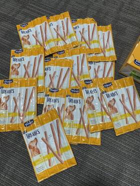 Vitakraft 051233359908 Bags Of Treaties For Dogs Smoked Chicken Recipe - Lot/14