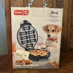 Dash Express Dog Maker Bone Shaped Biscuit Baker New In Box Pet Treats. Fixed Price $29.95.