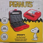 Peanuts Snoopy Uncanny Brands Dog Treat Maker New In Box. Fixed Price $18.00.