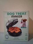 Traxx Dog Maker, 6 Treats, New Open Box Including Recipe Book/manual. Fixed Price $8.60.